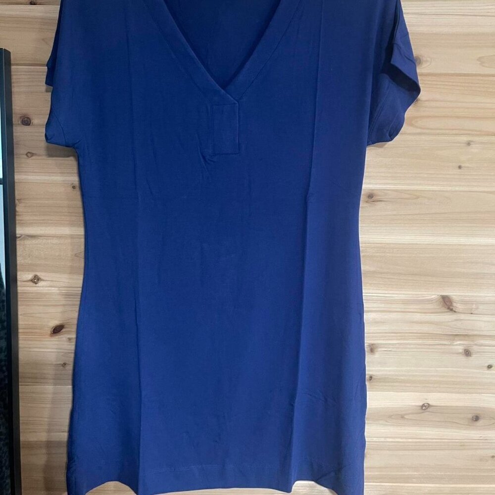 Blue Hale bob V Neck T Shirt